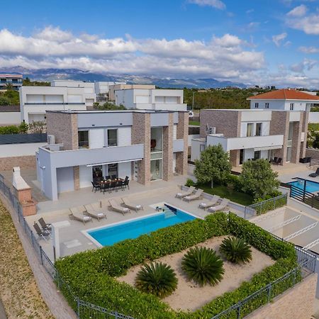 Villas Royal I With Private Pool نوفاليا المظهر الخارجي الصورة