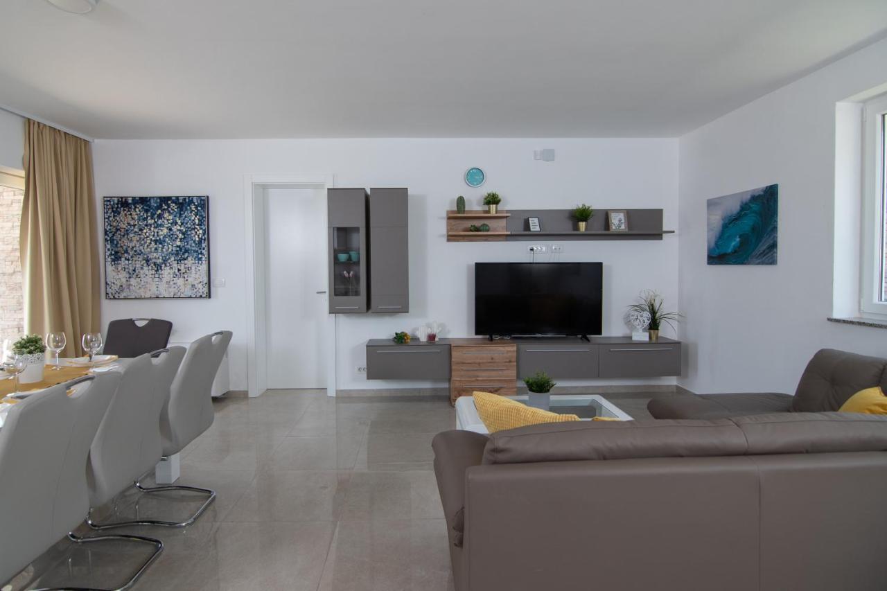 Villas Royal I With Private Pool نوفاليا المظهر الخارجي الصورة